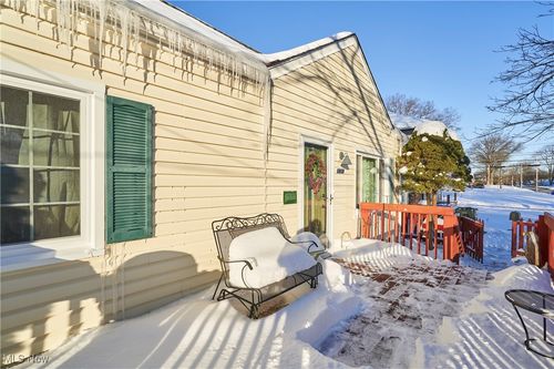 1819 Grant Ave, Cuyahoga Falls, OH, 44223-1818 | Card Image