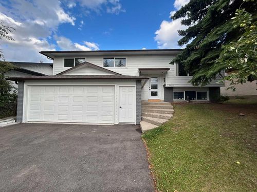 7032 78 St Nw, Calgary, AB, T3B4H9 | Card Image