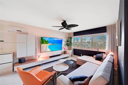 apt-202-900 Atlantic Shores Blvd, Hallandale Beach, FL, 33009-2612 | Card Image