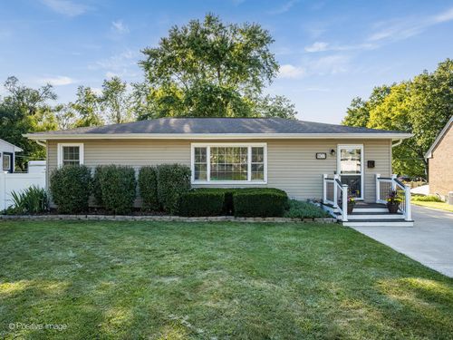 807 Valley Ln, Lockport, IL, 60441-3748 | Card Image