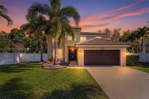 1521 Nw 178th Ter, Pembroke Pines, FL, 33029-3071 | Card Image