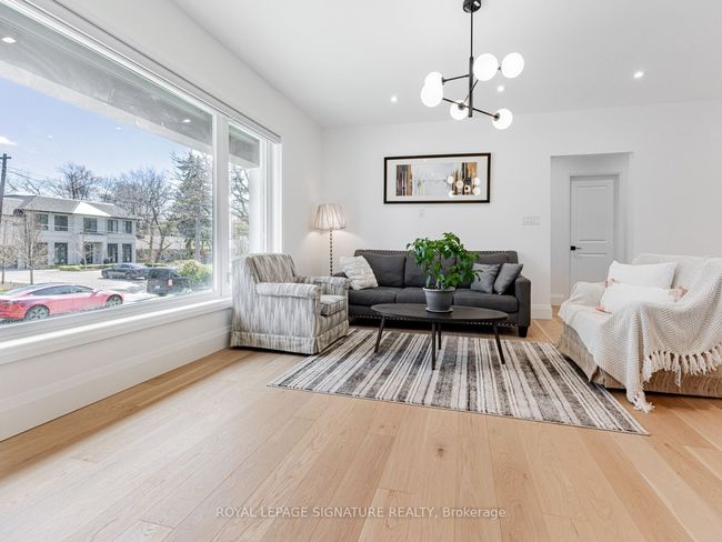 22 Yorkleigh Ave, House other with 6 bedrooms, 4 bathrooms and 4 parking in Etobicoke ON | Image 6