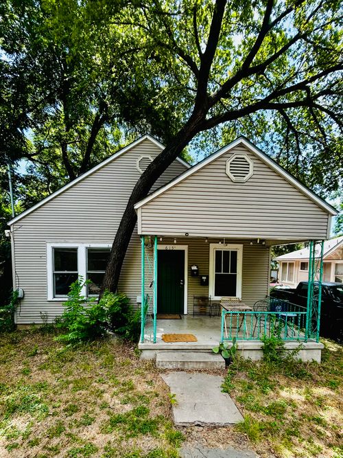 a-615 W 31st St, Austin, TX, 78705-2211 | Card Image