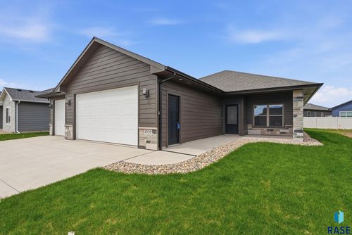 4908 E 65th St Street, Sioux Falls, SD, 57108 | Card Image