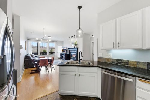 apt-k12-8231 Meadowview Ct, Park City, UT, 84098-4637 | Card Image
