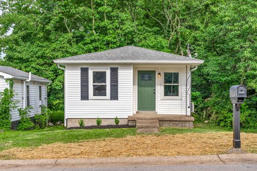 515 9th St, Clarksville, TN, 37040-3000 | Card Image