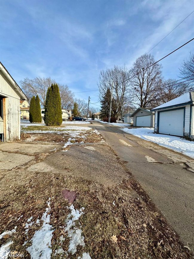 315 S Division St, Home with 3 bedrooms, 1 bathrooms and 1 parking in Audubon IA | Image 27