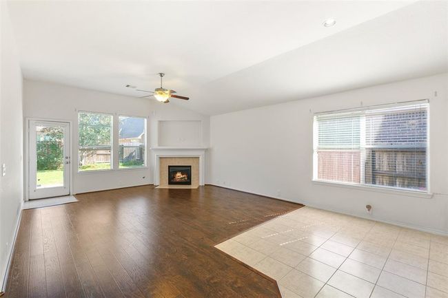 17414 Sandalisle Ln, House other with 3 bedrooms, 2 bathrooms and 2 parking in Richmond TX | Image 4