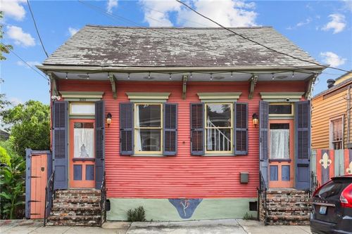 3143 Dauphine St, New Orleans, LA, 70117-6726 | Card Image