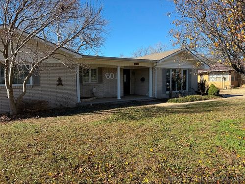 601 S 7th St, Okemah, OK, 74859-4428 | Card Image
