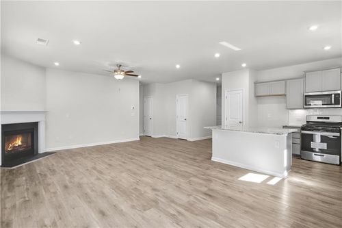 222 Park Ln, Fairburn, GA, 30213-5539 | Card Image
