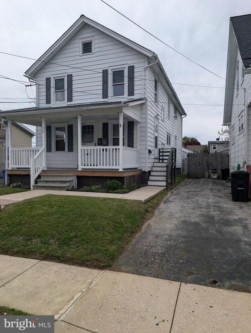 30 W Roland Rd, BROOKHAVEN, PA, 19015-3226 | Card Image