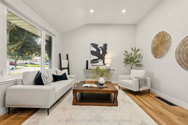 18 Weber Dr, House other with 3 bedrooms, 2 bathrooms and 3 parking in Georgetown ON | Image 10