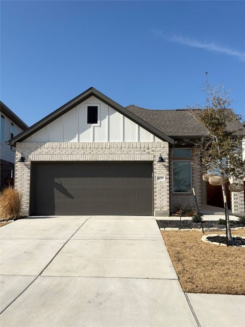 109 High Valley Dr, Liberty Hill, TX, 78642-2760 | Card Image