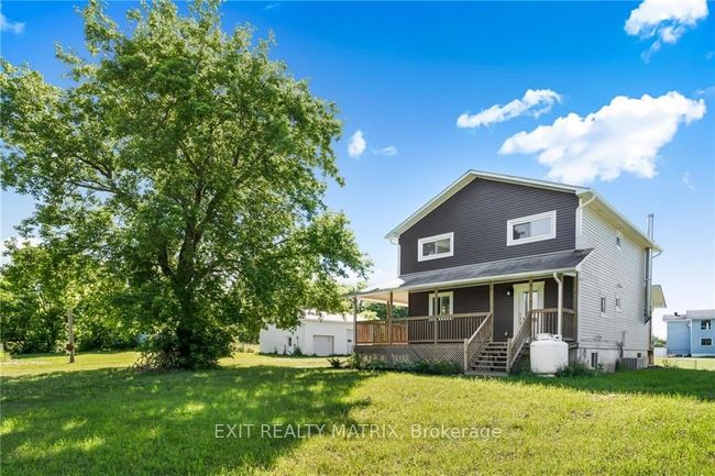 19285B County Rd, House other with 4 bedrooms, 2 bathrooms and 8 parking in Dunvegan ON | Image 4