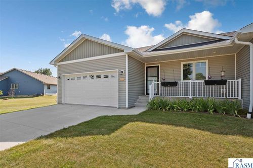 611 Mari-Dean Boulevard, Lake Crystal, MN, 56055 | Card Image