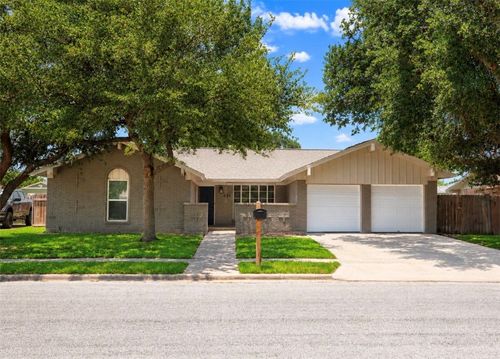 225 Terlingua Dr, Portland, TX, 78374-1242 | Card Image