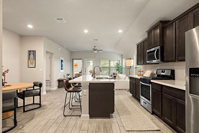 8201 Mc Kamy Dr, House other with 3 bedrooms, 2 bathrooms and 2 parking in Austin TX | Image 7