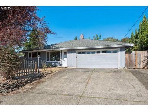 4819 Se Roethe Rd, Milwaukie, OR, 97267-5745 | Card Image