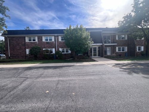 apt-3-2427 Ogden Ave, Downers Grove, IL, 60515-1747 | Card Image