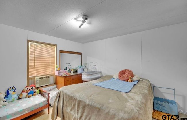 8702 Cedarvale Dr, House other with 3 bedrooms, 2 bathrooms and null parking in Tyler TX | Image 10