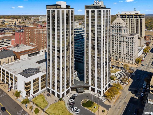W5W - 125 Sw Jefferson Ave, Condo with 2 bedrooms, 2 bathrooms and null parking in Peoria IL | Image 36