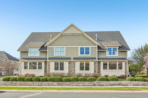 15704 Cobblestone Lake Pkwy, Apple Valley, MN, 55124-7569 | Card Image