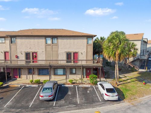 21b8-6321 Newtown Cir, Tampa, FL, 33615-3647 | Card Image