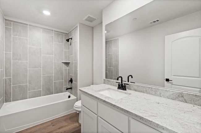 455 Mbs Way, Townhouse with 4 bedrooms, 3 bathrooms and null parking in Pilot Point TX | Image 7