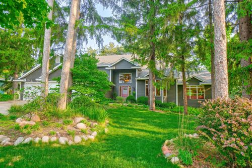 1005 Spruce Dr, Hudson, WI, 54016-5806 | Card Image