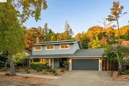 7796 Surrey Ln, Oakland, CA, 94605-3814 | Card Image