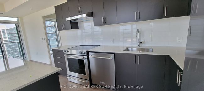 2415 - 8960 Jane St, Condo with 2 bedrooms, 3 bathrooms and null parking in Concord ON | Image 6