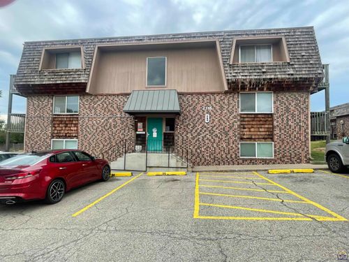 305-d-2318 Sw Briarwood Plz, Topeka, KS, 66611-1879 | Card Image