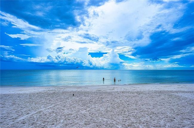APT-805 - 4005 Gulf Shore Blvd N, Condo with 2 bedrooms, 2 bathrooms and 1 parking in NAPLES FL | Image 39