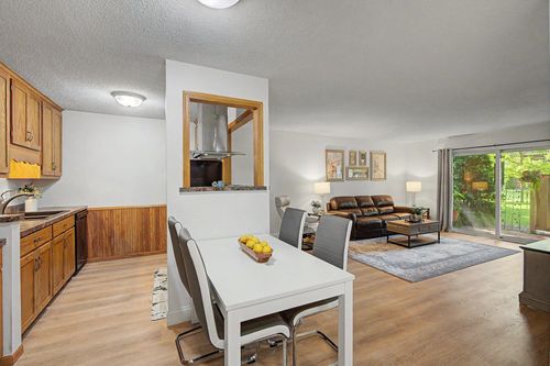 107-4045 Hodgson Rd, Shoreview, MN, 55126-6221 | Card Image