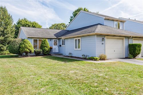 70 Kalyna Dr, Irondequoit, NY, 14617-4921 | Card Image