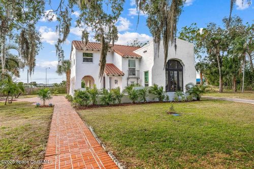 121 Circle Dr, Cocoa, FL, 32922-6911 | Card Image