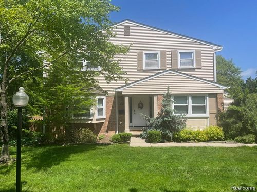 1639 Brentwood Dr, Troy, MI, 48098-2716 | Card Image