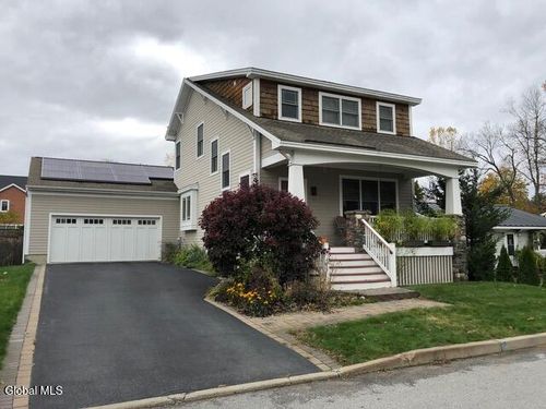 5 Richard Ave, Saratoga Springs, NY, 12866-5113 | Card Image