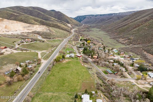 4611 S Cove Ln, Home with 3 bedrooms, 3 bathrooms and null parking in Daniel UT | Image 87