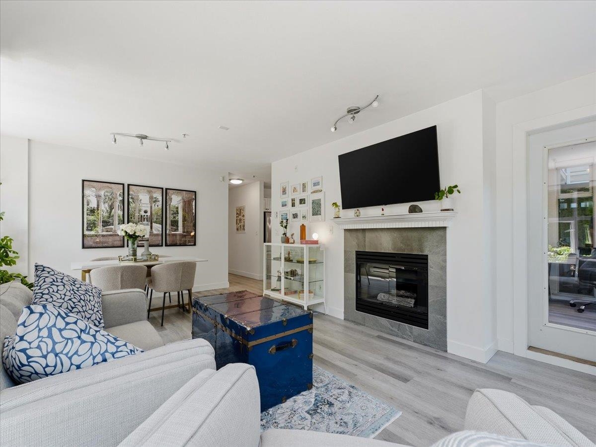 Residential in North Vancouver 5