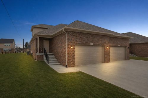 34480 Maple Lane Dr, Sterling Heights, MI, 48312-5204 | Card Image