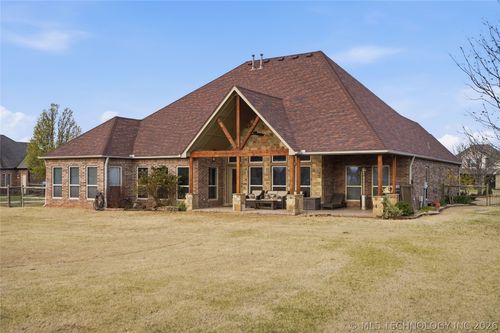 18005 W 71st Eastavenue, Bixby, OK, 74008 | Card Image