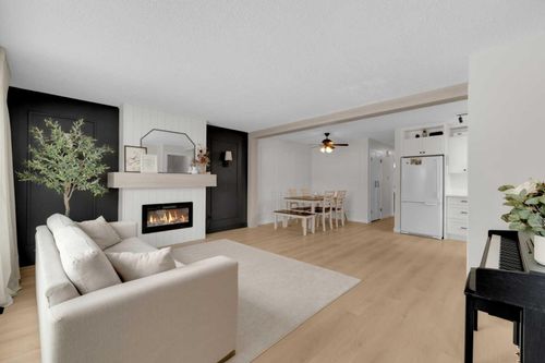 42 Valley Cres, Lacombe, AB, T4L1R9 | Card Image