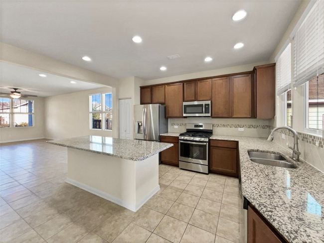 1276 Nevarez, House other with 3 bedrooms, 2 bathrooms and 2 parking in Kyle TX | Image 15