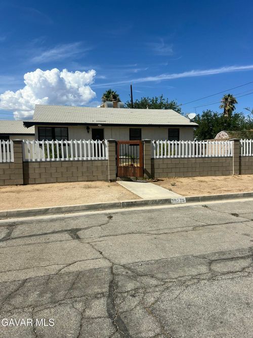 38725 Jacklin Ave, Palmdale, CA, 93550-4051 | Card Image