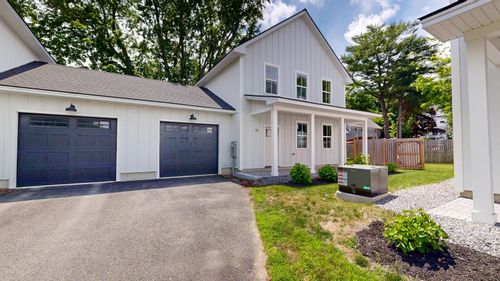 33-33 Magnolia Ln, Gardiner, ME, 04345-3298 | Card Image