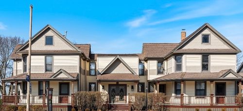 250-121 N Washington St, Naperville, IL, 60540-4558 | Card Image
