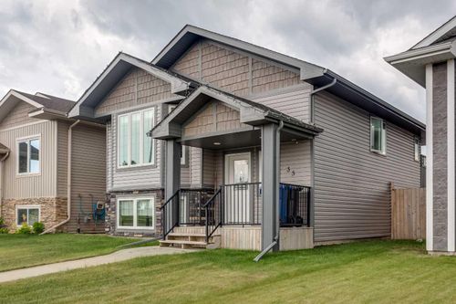 35 Hawkridge Boulevard, Penhold, AB, T0M1R0 | Card Image