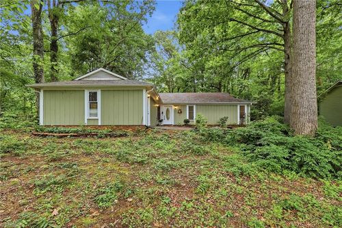 752 Magnum Dr, Winston Salem, NC, 27101-6417 | Card Image